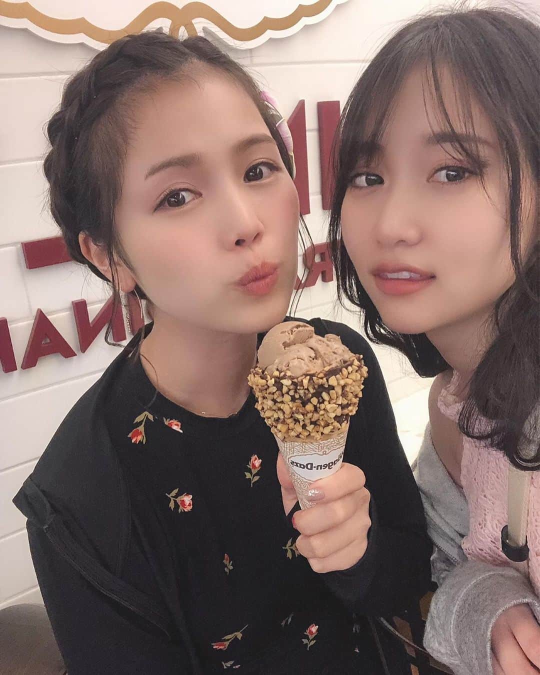 沢辺りおんさんのインスタグラム写真 - (沢辺りおんInstagram)「😋🍨 #hawaii  #haagendazs」4月3日 18時10分 - rionsawabe