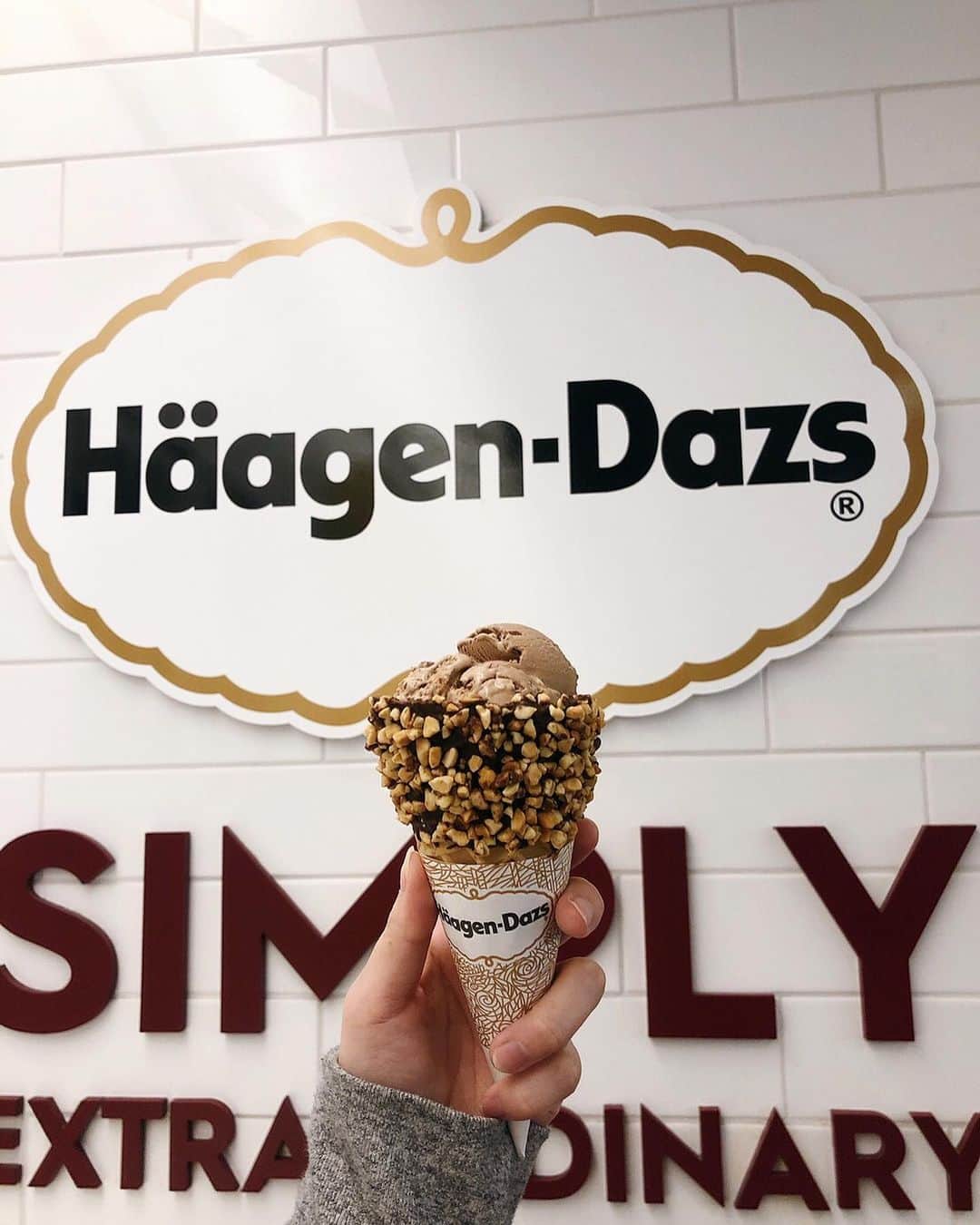 沢辺りおんさんのインスタグラム写真 - (沢辺りおんInstagram)「😋🍨 #hawaii  #haagendazs」4月3日 18時10分 - rionsawabe