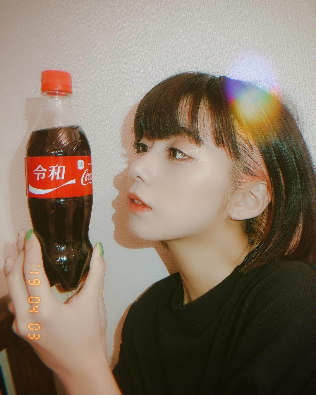 池田エライザさんのインスタグラム写真 - (池田エライザInstagram)「仕事が早いぜ  #CocaCola #コカコーラ #令和」4月3日 18時26分 - elaiza_ikd