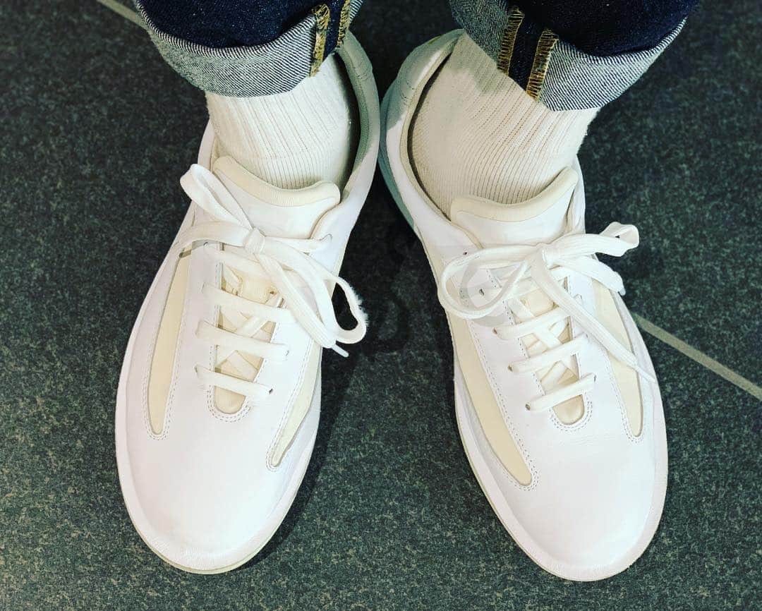 岡本伸明さんのインスタグラム写真 - (岡本伸明Instagram)「ホワイト最高！CAMPER履くとテンション上がる！  #campershoes  #カンペール」4月3日 18時24分 - nobu_okamoto2