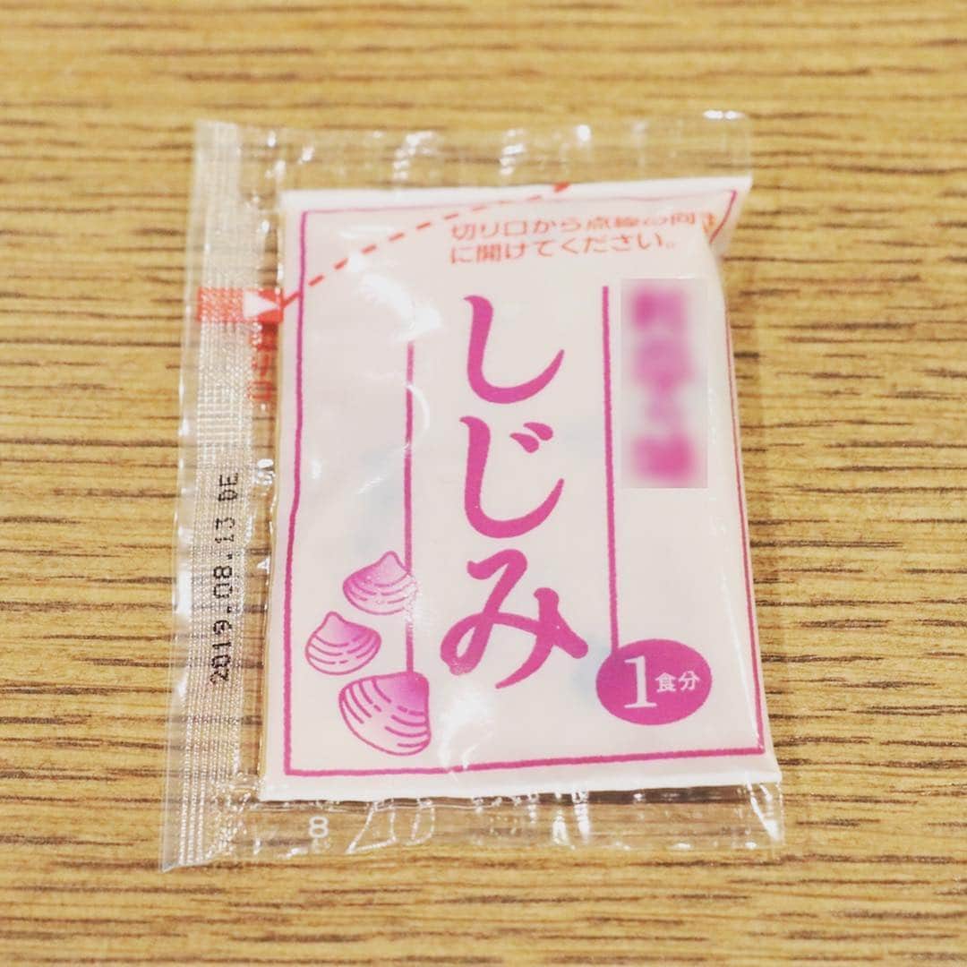 メシ通さんのインスタグラム写真 - (メシ通Instagram)「絶品焼きそばの味付けは、しじみのインスタントみそ汁だった！ だし入りでうま味たっぷり 「焼きそば」を激ウマに作る新ルール。最初に炒める意外なものって？【エダジュン】  https://www.hotpepper.jp/mesitsu/entry/edajun/19-00059  #mesitsu #メシ通 #グルメ #インスタントみそ汁 #焼きそば #エダジュン #レシピ #レシピブログ #東京 #yakisoba #easy #delicious #recipe #recipeblog #edajun #tokyo #japan」4月3日 18時33分 - mesitsu