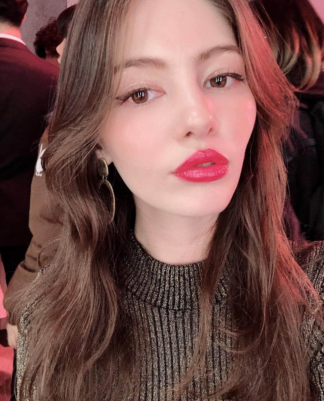 湊ジュリアナさんのインスタグラム写真 - (湊ジュリアナInstagram)「Dior addict のイベントに行ってきました〜久しぶりに沢山のお友達と会えて嬉しかった〜あとあの @caradelevingne もパーティーにいて、凄く可愛かった〜リップを Dior addictの赤に変えてもらったよ〜カラフルでステキなパーティーでした〜 I went to dior addict party last night and met lots of friends. @caradelevingne  was as at the party too. She is so gorgeous! I chances my lip color to dior addict red. The party was very colorful and fun! ✨ ✨ ✨ ✨ ✨ #bediorbepink #dior #ディオールステラーシャイン  #julianaminato #湊ジュリアナ #ふぁっしょん #ふぁっしょん #diormakeup #メイク好き #カーラデルヴィーニュ #ディオールコスメ  #ディオール #ジュリアナ #minatojuliana #ラテン #ブラジル人 #ジュリアナ湊」4月3日 18時37分 - julianaminato