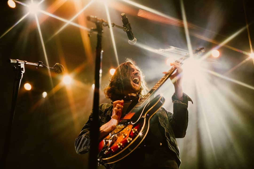 ホージアさんのインスタグラム写真 - (ホージアInstagram)「Thank you so much Oklahoma City! You were an outrageous crowd, see you again soon 🖤 📸 @christiantierney」4月3日 18時38分 - hozier