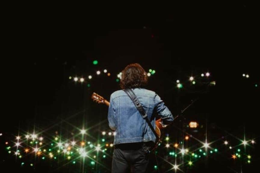 ホージアさんのインスタグラム写真 - (ホージアInstagram)「Thank you so much Oklahoma City! You were an outrageous crowd, see you again soon 🖤 📸 @christiantierney」4月3日 18時38分 - hozier