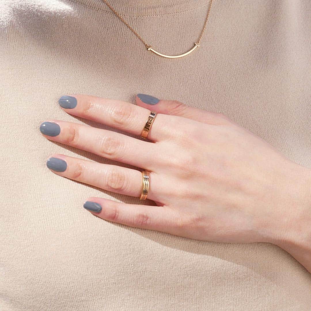 NAILS INCさんのインスタグラム写真 - (NAILS INCInstagram)「.﻿﻿ 春のやわらかな装いにアクセントを﻿加える スモーキーなシャドーブルー。﻿ ﻿ シックで洗練された印象に。﻿ ﻿﻿ □ SENDING NUDES / So Nude﻿﻿ ﻿﻿ #nailsinc#polish #manicure ﻿﻿﻿﻿﻿﻿ #ネイルズインク#ネイルポリッシュ﻿﻿﻿﻿﻿﻿ #速乾性ポリッシュ#マニキュア﻿﻿﻿﻿﻿﻿ #センディングヌーズ」4月3日 18時48分 - nailsinc.jp