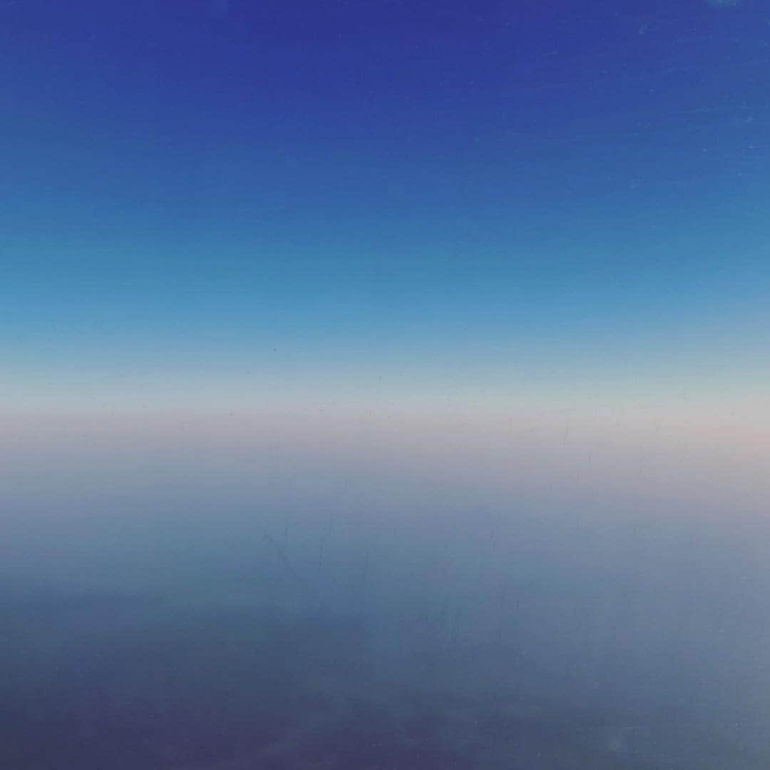 高橋幸宏さんのインスタグラム写真 - (高橋幸宏Instagram)「静かな空は悪くないな。いつもこうなら,,, #Quiet flight」4月3日 18時48分 - room66_yukihiro
