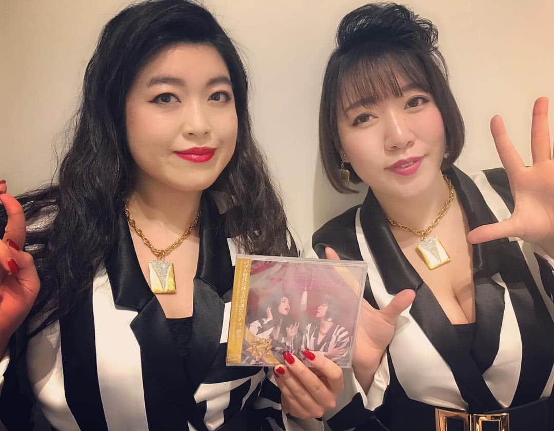 益子寺かおりさんのインスタグラム写真 - (益子寺かおりInstagram)「祝！本日発射オーライ！♡ ようやくみんなにお届けできるわ！ ・ ベッド・イン初のカバーアルバム「Endless Bubble〜Cover Songs vol.1〜」♡ ・ サラダ記念日である本日4/3(水) 19:00～SHIBUYA TSUTAYA様・2階にて淫ストアイベント（チェキ会）を開催しちゃうゾ♡ ・ 渋谷で7時…サボタージュして来てチョンマゲ♡ ・ #エンドレスバブル #ベッドイン #bedin」4月3日 19時00分 - kaori_masuco