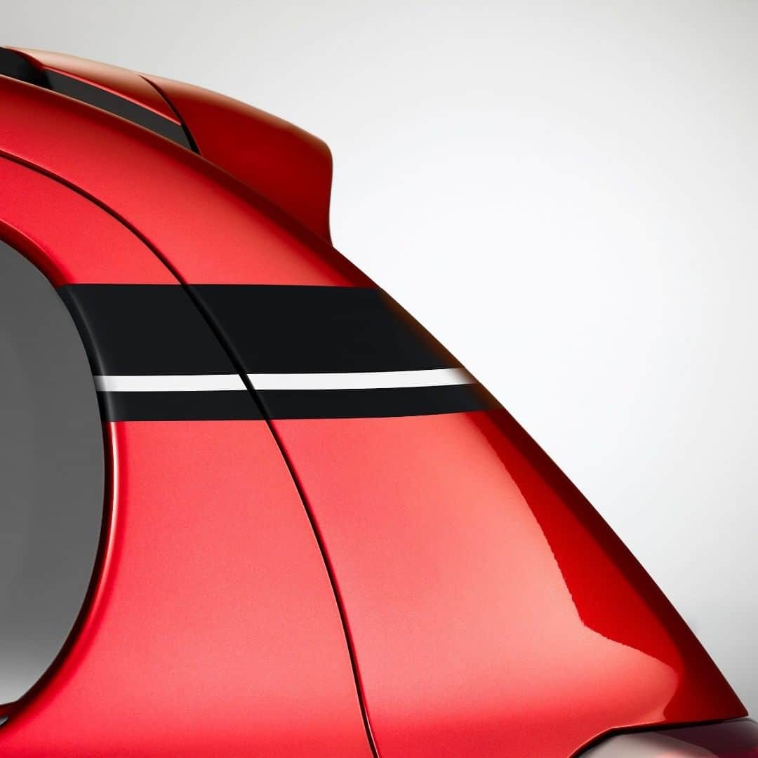 Citroënさんのインスタグラム写真 - (CitroënInstagram)「The Red & The Black 🔴⚫️ Brand New Citroën C1 Urban Ride Special Edition. #CitroënC1 #InspiredByYou」4月3日 18時53分 - citroen