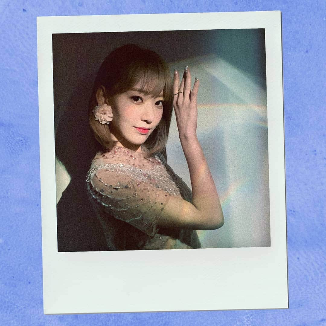 IZ*ONEさんのインスタグラム写真 - (IZ*ONEInstagram)「⠀⠀⠀ IZ*ONE HEART*IZ Blooming Sapphire ⠀⠀⠀ #사쿠라 #비올레타 #Violeta #IZONE #아이즈원 #アイズワン」4月3日 19時02分 - official_izone