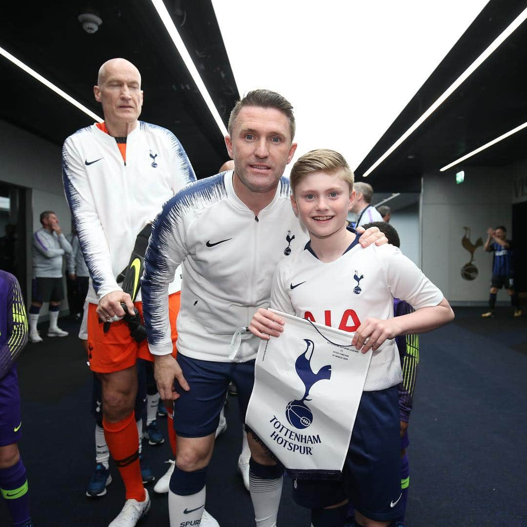 ロビー・キーンさんのインスタグラム写真 - (ロビー・キーンInstagram)「So this incredible stadium opens tonight I want to wish everyone @spursofficial the very best of luck and a huge congratulations 👏👏 #coys」4月3日 19時03分 - robbiekeane