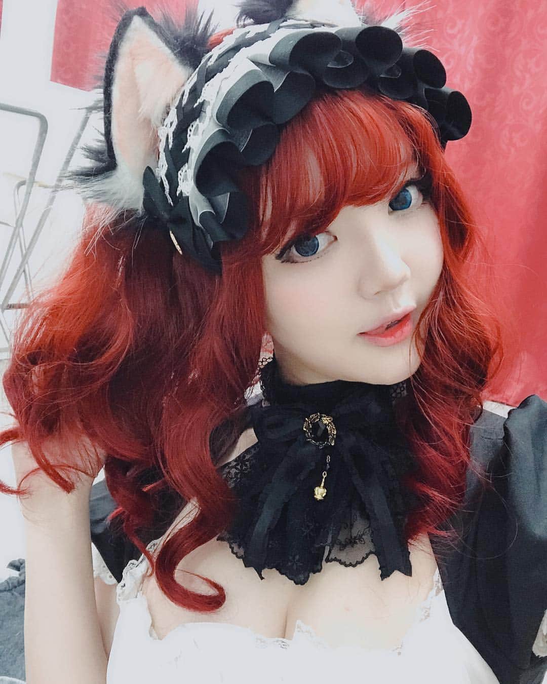 YingTzeさんのインスタグラム写真 - (YingTzeInstagram)「Today’s Cat Maid Photoshoot for my New Photobook. 🐱❤️✨ _ This week is another busy week for me. I need to prepare for my latest photobook , Ikea furniture coming tomorrow , packing my Illustrious Book order + tshirts and two videoshoots this week plus streaming every night. Bless me with more energy guys ! 😂 _ Tonight I’ll be streaming Yakuza 0 at 9pm(GMT+8). I’ll try to finish the story soon because my Ai Uehara is max level already lol . See ya later for more Yakuza Action at my Facebook Page ! ▶️ www.facebook.com/yingtze1206 _ #blessed #ytzoriginals #catgirl #catmaid #maidcosplay #maidcostume #kemonomimi」4月3日 19時27分 - yingtze