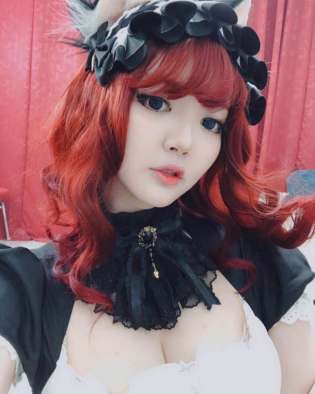 YingTzeさんのインスタグラム写真 - (YingTzeInstagram)「Today’s Cat Maid Photoshoot for my New Photobook. 🐱❤️✨ _ This week is another busy week for me. I need to prepare for my latest photobook , Ikea furniture coming tomorrow , packing my Illustrious Book order + tshirts and two videoshoots this week plus streaming every night. Bless me with more energy guys ! 😂 _ Tonight I’ll be streaming Yakuza 0 at 9pm(GMT+8). I’ll try to finish the story soon because my Ai Uehara is max level already lol . See ya later for more Yakuza Action at my Facebook Page ! ▶️ www.facebook.com/yingtze1206 _ #blessed #ytzoriginals #catgirl #catmaid #maidcosplay #maidcostume #kemonomimi」4月3日 19時27分 - yingtze