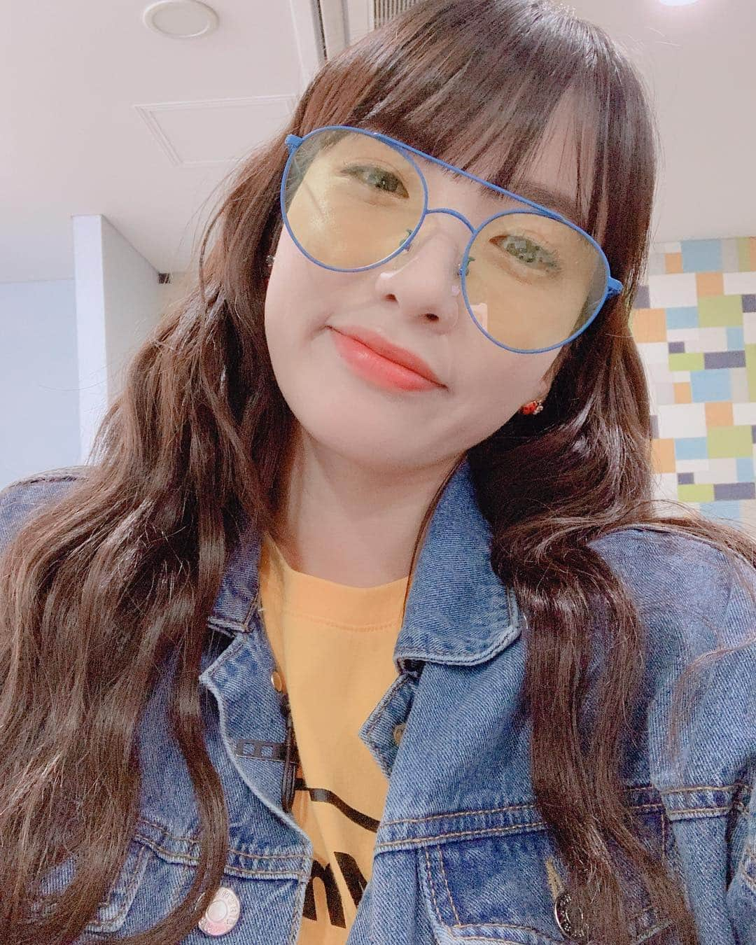 キム・ジスクさんのインスタグラム写真 - (キム・ジスクInstagram)「어플같은 안경ㅋㅋㅋㅋ😎 . #지숙 #Jisook」4月3日 19時20分 - jisook718