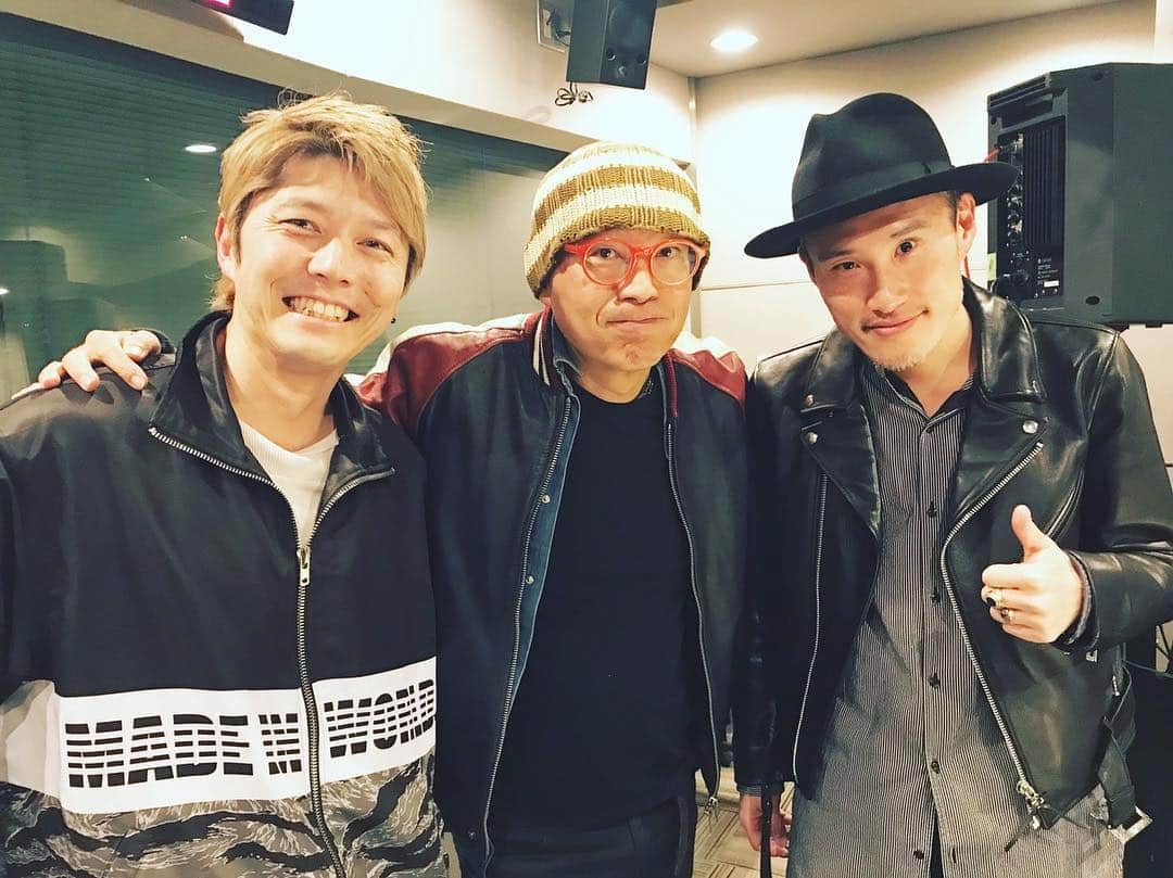 KEIGOさんのインスタグラム写真 - (KEIGOInstagram)「J-WAVE「GROOVE LINE」 ピストンさん「ボコボコにするのは俺の愛だからな」 いつも受け取ってます^_^ 今日は優しい愛でした アルバム「TRIBALYTHM」4月10日リリースです #トライバリズム  #jwave」4月3日 19時24分 - keigo_flow