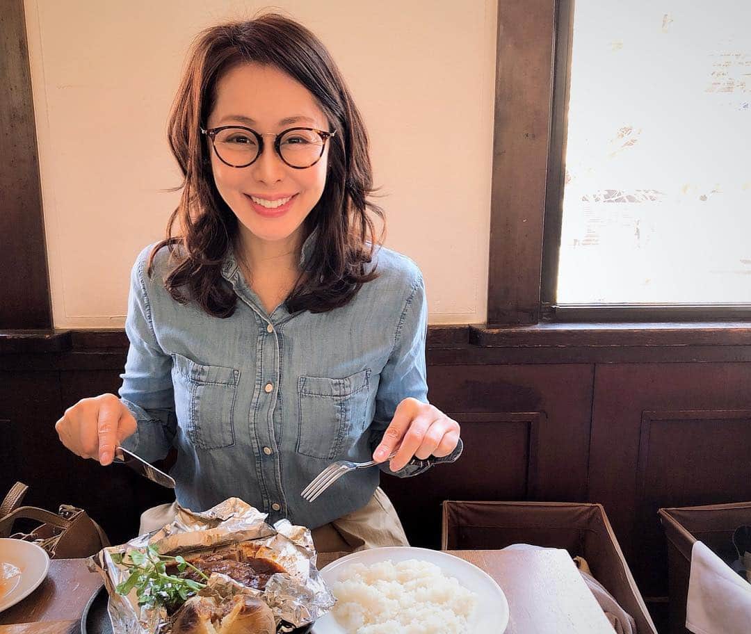 藤井美加子さんのインスタグラム写真 - (藤井美加子Instagram)「☆﻿ ハンバーグって人を幸せにするよね。﻿ 鉄板の上でジュージュー焼けるあの音は﻿ ずっと聞いていられる😋🍽﻿ ﻿ お友達とランチのあとは🌸💕💕﻿ ﻿ お一人様映画🎬﻿ 『グリーンブック』観ました。お得day!!﻿ とても良い作品。人種や国籍を超えても産まれる信頼があるのだから、人の良いところを見る事が大事よね。﻿ もっと優しくもっとおおらかになります😌﻿ ﻿ ﻿ #ハンバーグ#つばめグリル#ランチ#映画#グリーンブック#レディースディ #lunch#meat#food#foodporn#yummy  #cinema#greenbook」4月3日 19時41分 - mikako_miki