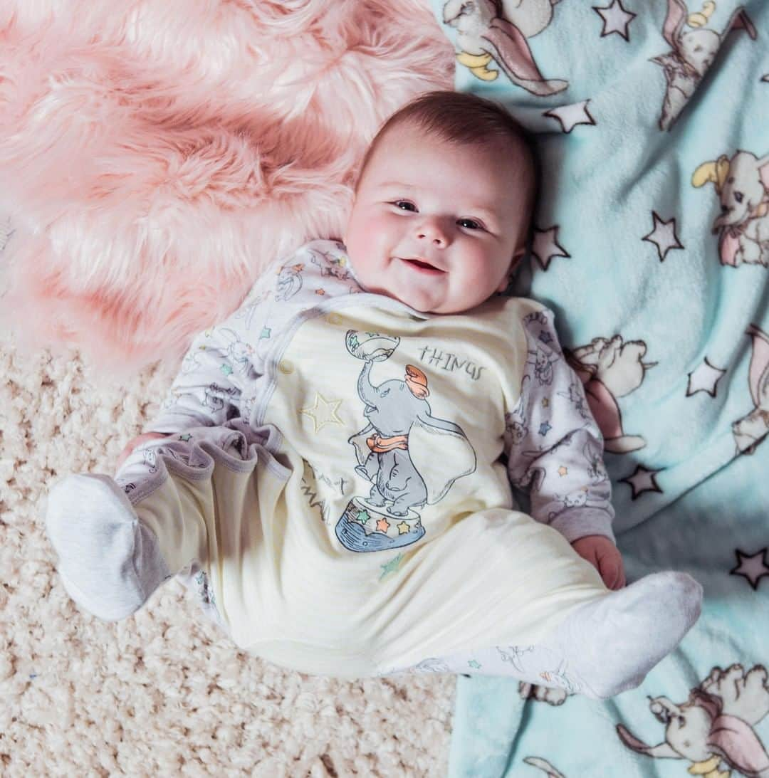 プリマークさんのインスタグラム写真 - (プリマークInstagram)「Disney babywear doesn't get anymore adorable than this 😚💙 Pick up this sleepsuit as part of our Dumbo Starter Set for £9/€13/$15 #Primark #PrimarkXDisney  #Dumbo #babywear」4月3日 20時00分 - primark