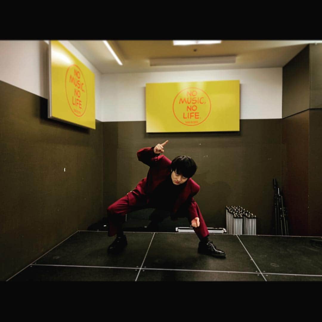 のインスタグラム：「3rdAlbum！オリコンデイリー1位！ 感謝感激です🙏！！ #JunkfoodJunction #( ᐛ👐)パァ」