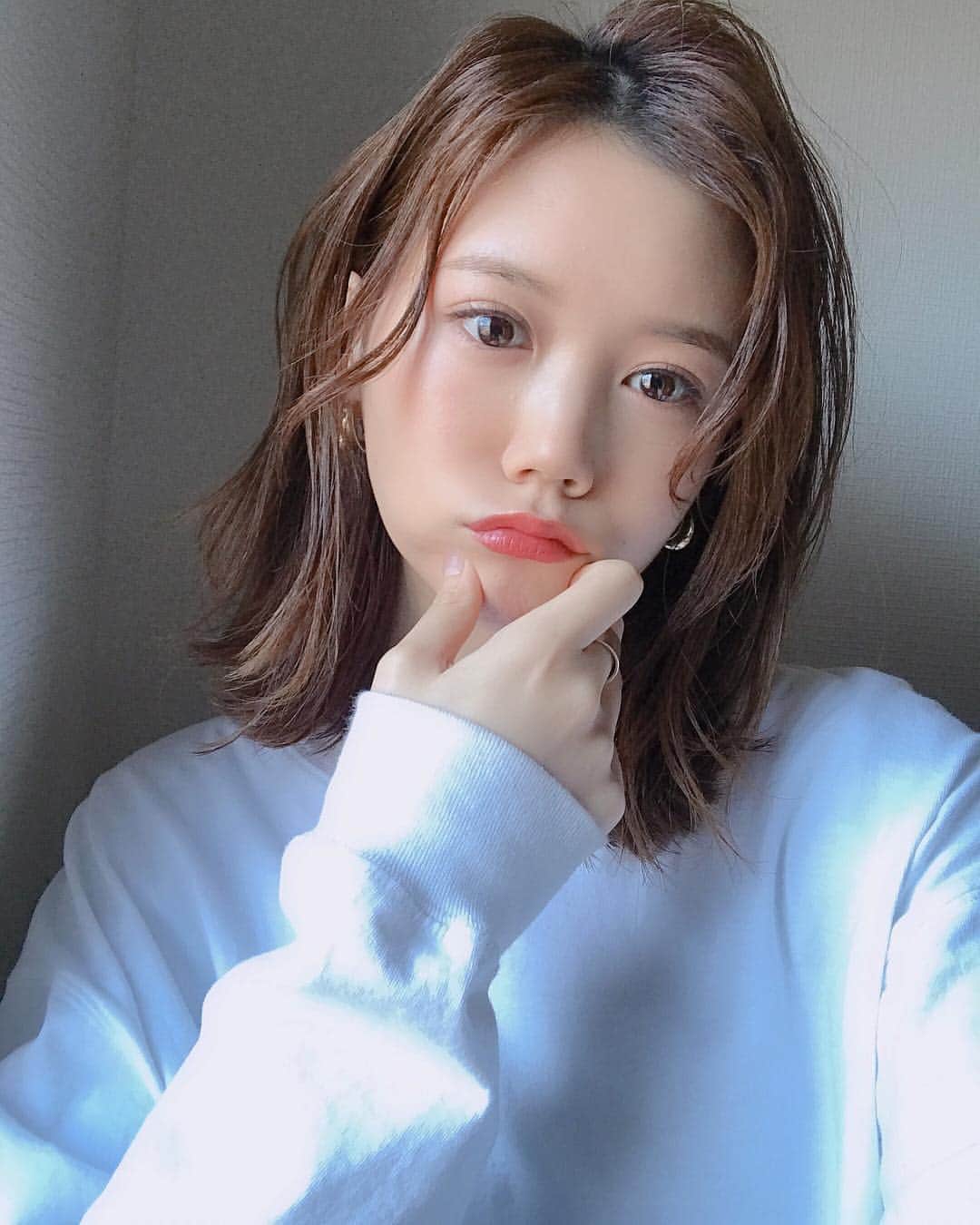 千田麻実のインスタグラム：「今の髪の長さ好きだな。セットしやすいし楽だな。今からメンテナンスだけど髪切るか迷うなぁ、、💇🏼‍♀️」