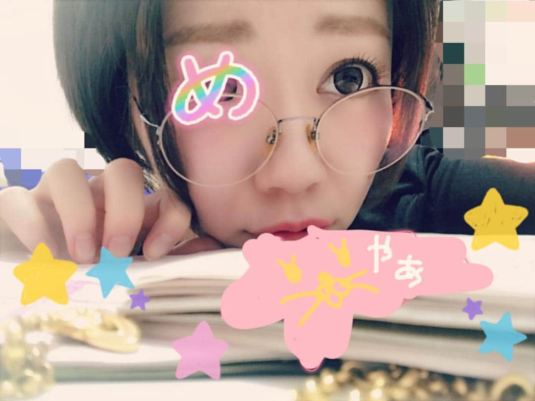 岩政久美子さんのインスタグラム写真 - (岩政久美子Instagram)「今日のお仕事が終わりました☀︎ この前ウロウロしてたら素敵な主婦の方にお声をかけて頂きました✨ ブログの30歳の絵日記や普段のちょいちょい口が悪いのが好きらしい笑  本当嬉しいんじゃ( ´ ▽ ` ) ありがとうございます( ´ ▽ ` ) #アプリでギョロ目」4月3日 20時13分 - nyankoteacher10