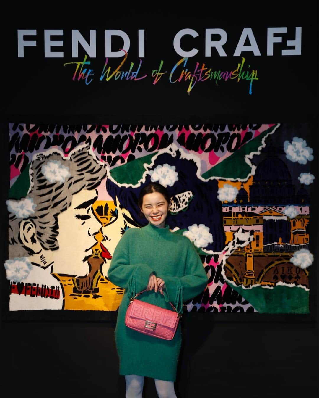 るうこさんのインスタグラム写真 - (るうこInstagram)「BA-TSU ART GALLERYにて @fendi のクラフトマンシップのハンドメイドの技術を、 身近でごみれるエキシビジョンに参加してきました〜♡ 写真の背景にあるものがそれですね👏  #FendiCraFF」4月3日 20時25分 - rororuko