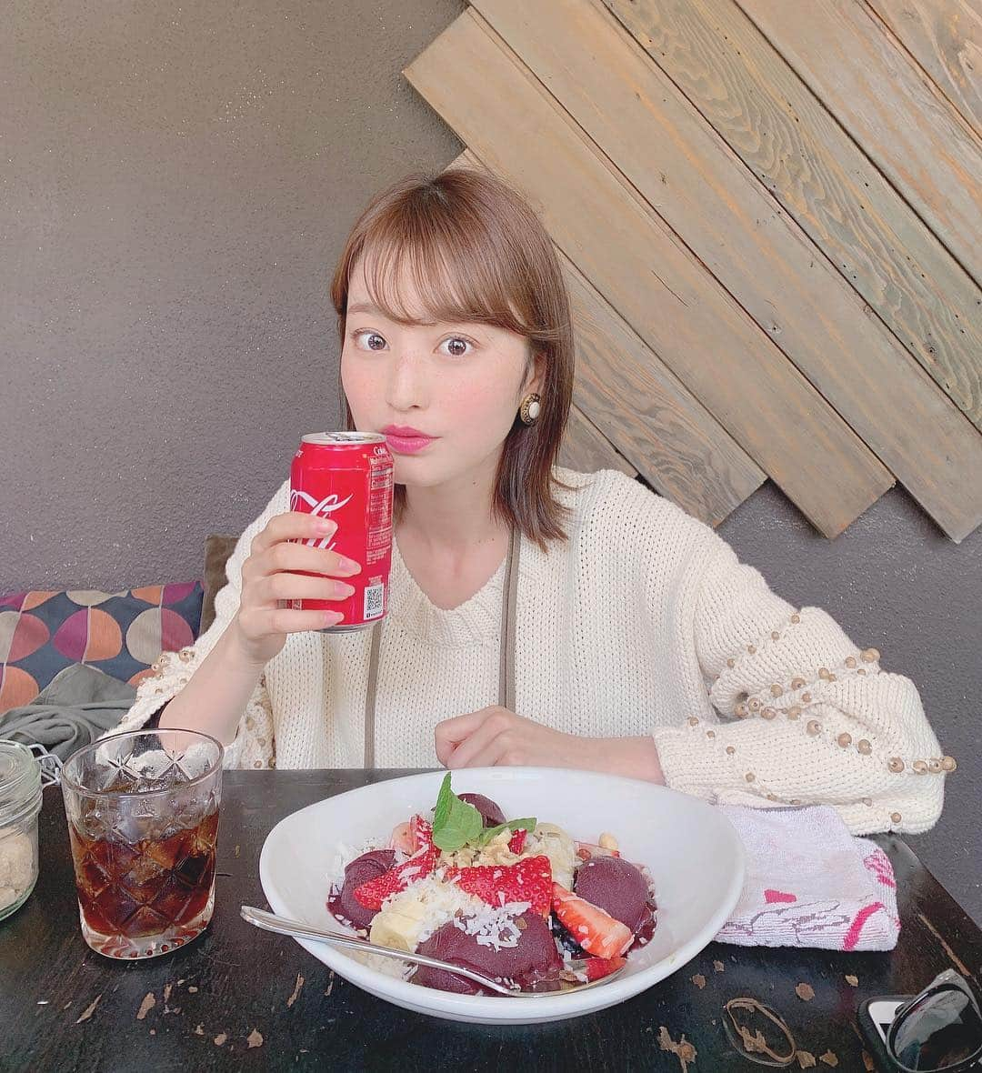 吉田南歩さんのインスタグラム写真 - (吉田南歩Instagram)「最後に食べた朝ごはん🥞 アメリカで食べたものは味が濃いものが多かったんだけど ここで食べたエッグベネディクトとアサイーはすっごい食べやすくて美味しかった❤︎ ㅤㅤㅤㅤㅤㅤㅤㅤㅤㅤㅤㅤㅤ 1日にコーラ2本は飲んでたから 帰ってきたら3キロ増えてた← ㅤㅤㅤㅤㅤㅤㅤㅤㅤㅤㅤㅤㅤ #santamonica」4月3日 20時37分 - nanaho_yoshida