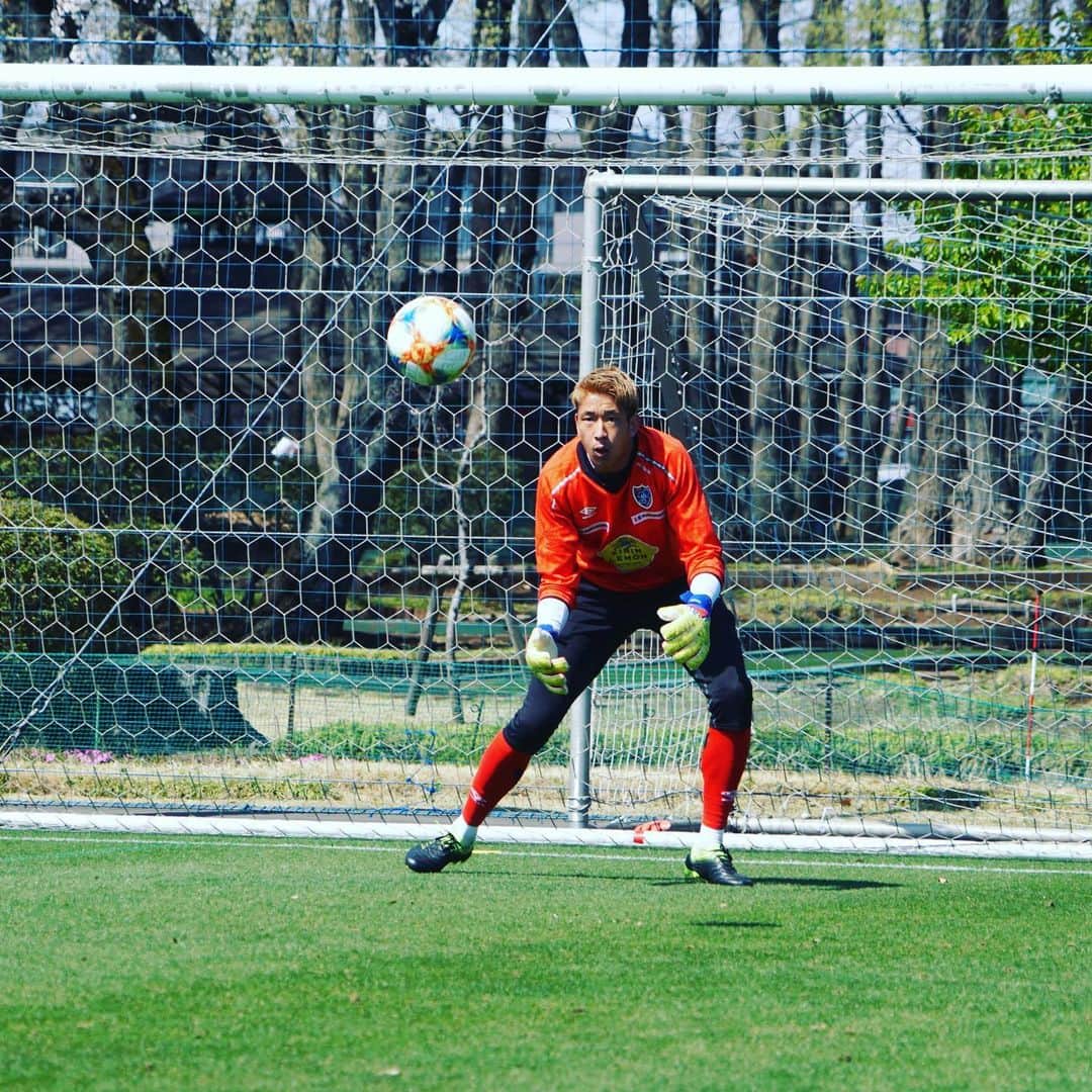 林彰洋さんのインスタグラム写真 - (林彰洋Instagram)「成長過程🙆‍♂️ focus to improving  #goalkeeper #training #spring  #fctokyo」4月3日 20時35分 - aki_hayashi0507