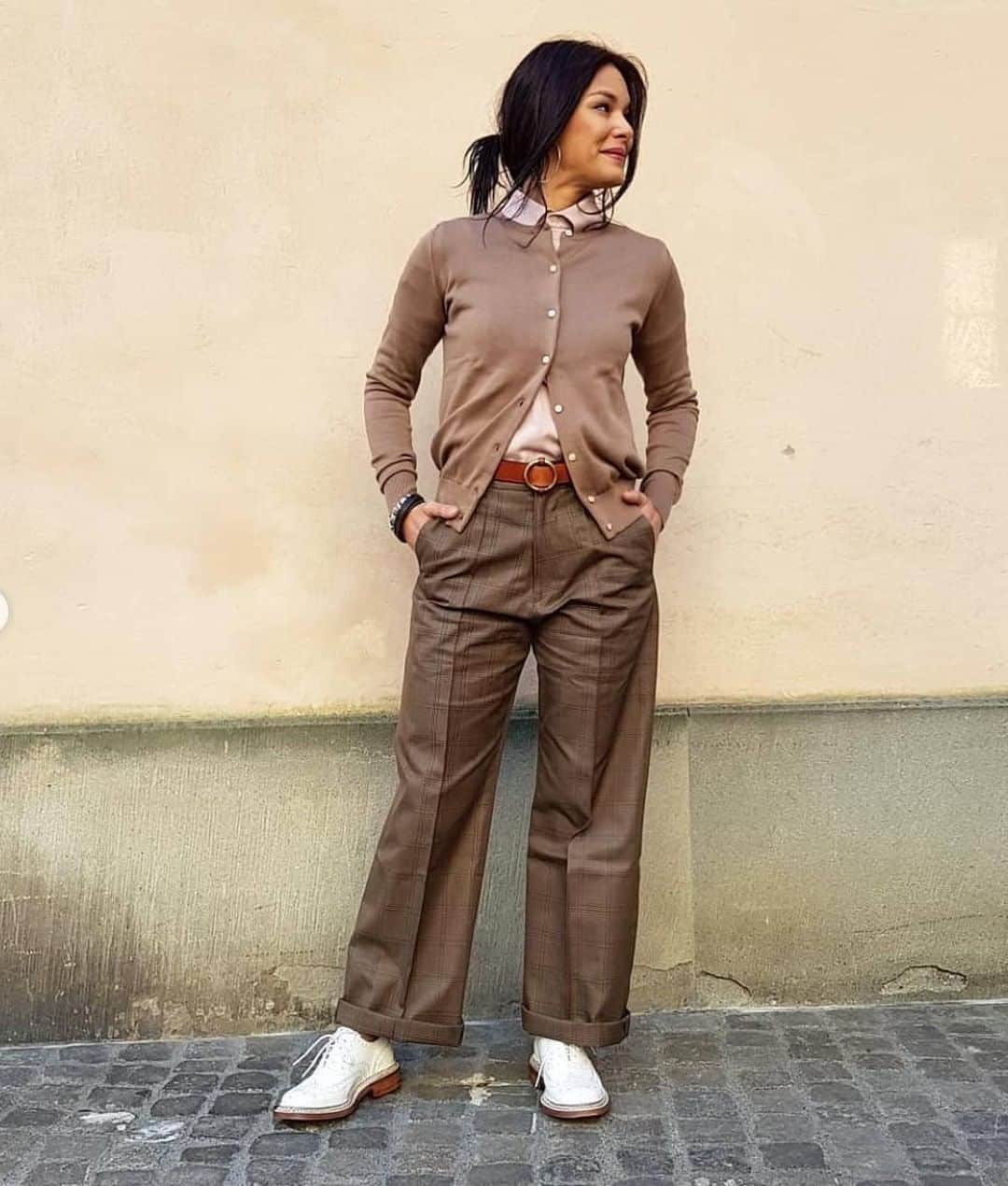 のインスタグラム：「Image @leno_brand⁣ ⁣ Rose Triple Welt Looking great.⁣ ⁣ -⁣ ⁣ #grenson #girlsingrenson #grensongirls #womensbrogues #brogues #womenswear #womensshoes #womensfashion #triplewelt #grensonstockist #jeansjacket #lenobrand #leno #cardigan #lenobrand #shirt #lenobrand #chinos #lenobrand #madeinjapan #belt #yuketen #madeinusa #shoes #grenson #madeinuk #womensstyle #womensfashion #lifestyle #fashionclothes ⁣」