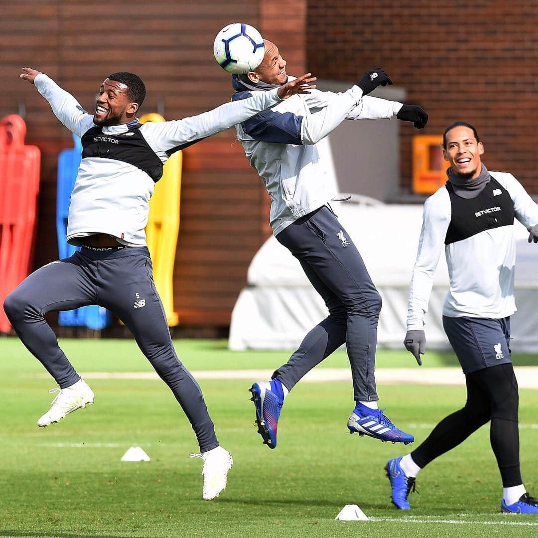 ジョルジニオ・ワイナルドゥムさんのインスタグラム写真 - (ジョルジニオ・ワイナルドゥムInstagram)「Very special training, they tried to teach me & @fabinho how to fly. We were not very good at it.. → Lucky my Kung Fu skills are on point 🥋😜」4月3日 21時03分 - gwijnaldum