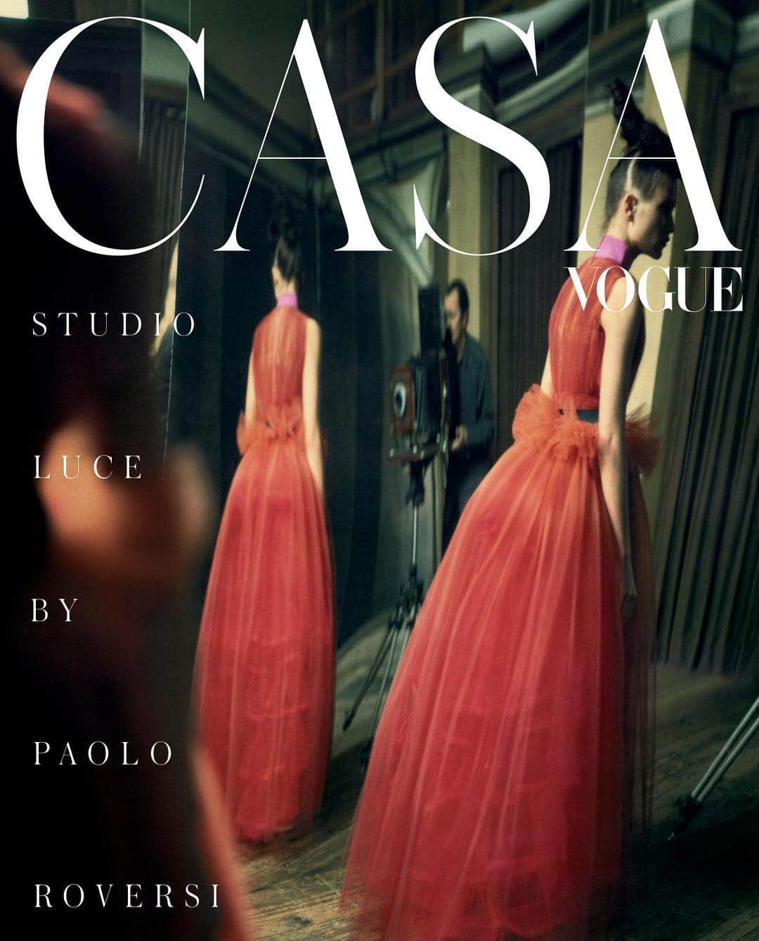 Vogue Italiaさんのインスタグラム写真 - (Vogue ItaliaInstagram)「Our new Casa Vogue issue on Newsstands Friday April 5th. ‘STUDIO LUCE’ by @roversi  For #CasaVogue, #PaoloRoversi has opened the doors of his studio in Paris, #StudioLuce, where all the most important fashion icons has been photographed through the years. ‘I know this place inside and out now. When I use a large-format camera, I don’t even need to look through the lens to focus. I haven’t measured the light in years. Every time a new assistant comes in with a light meter, I make fun of them. ‘What are you doing? You need to speak with light, there’s nothing to measure.’ So, I’m definitely attached to this place. It is like a second home, maybe even more, the place where I dream, imagine, where I try to create things… But in terms in roots… You know, the studio is not just a space to me. It is a way to photograph. Actually, I take my studio with me everywhere I go, in Rue Paul Fort or in the tundras of Lapland. The studio is a corner of my mind, it is my way of seeing, of standing before the subject, of sharing feelings. So, this place is many things, but not my roots. I think I am its roots.’ Read the interview with #PaoloRoversi by @chiaranonino in our new issue and tomorrow on vogue.it. Tap the link in bio to discover more.」4月3日 20時58分 - vogueitalia