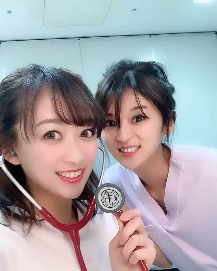 のインスタグラム：「ゆん @yumi.higashino のツッコミが癖になる、何回も見ちゃうコレ・・・😂😂😂 #素で間違えた動画設定  #ナースリー お疲れ様でした♡」