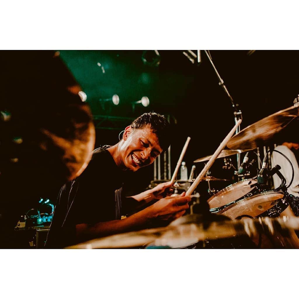西尾健太さんのインスタグラム写真 - (西尾健太Instagram)「2019.03.23  HIROSHIMA VANQUISH  HIROSHIMA MUSIC STADIUM-ハルバン'19-  楽しい時。  photo...【@ayumee_gdw】  #感覚ピエロ #感エロ #drummer #drums #peal #pealdrums #live #livehouse #athlete #adventurer #training #muscletraining #けん玉 #健玉 #kendama」4月3日 21時06分 - nishio.kenta