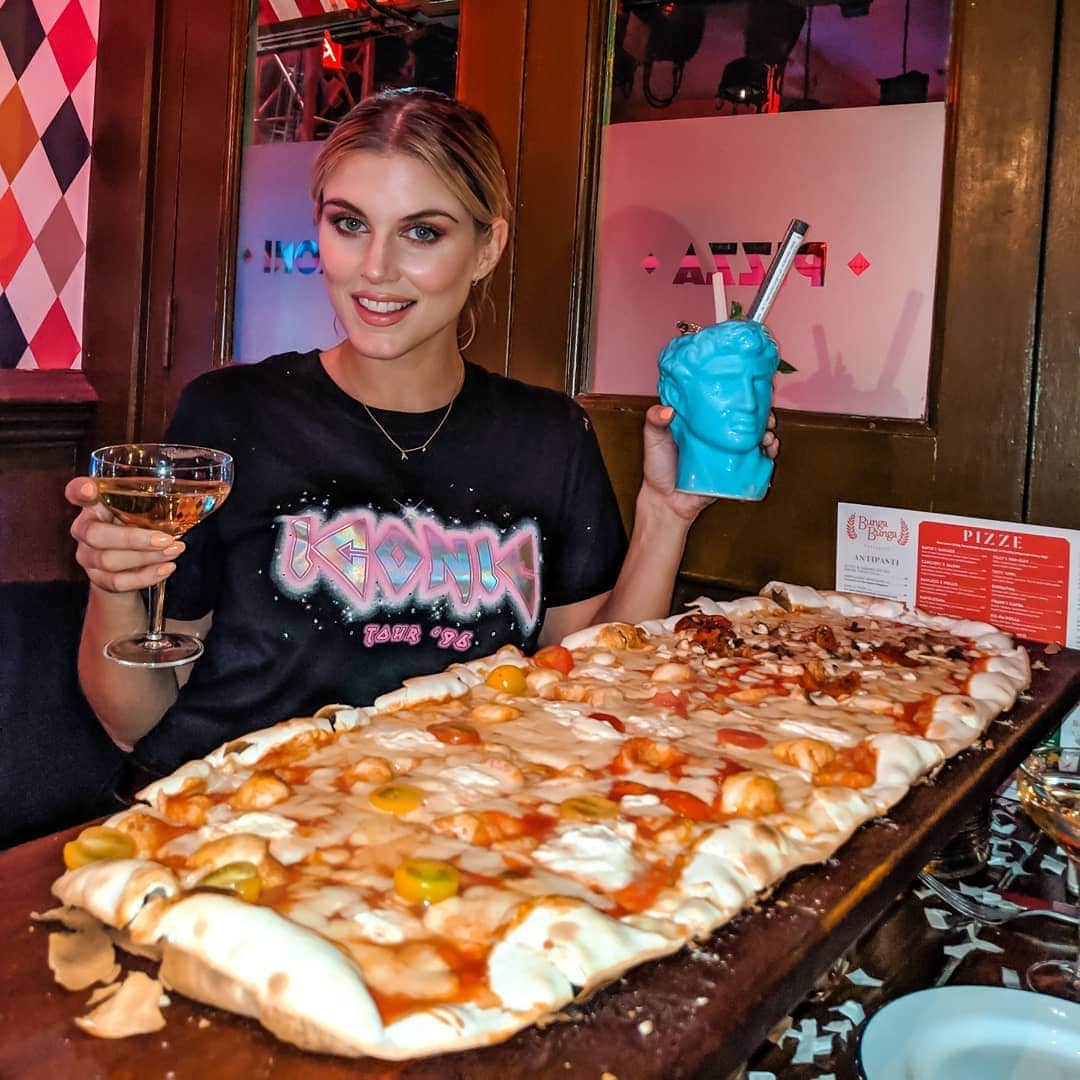 Ashley Jamesさんのインスタグラム写真 - (Ashley JamesInstagram)「Bringing in a new age with my true love... pizza. 🍕 Had the best day yesterday! First up we went to the new @thecrystalmaze right by Piccadilly Circus and it was SO much fun. Then we went to @bungabungaldn and ate so much pizza and they made such a fuss of me when they found out it was my birthday. And then on the way home we stopped at a little Filipino cafe and ended up drinking and doing kareoke with them until the early hours! So much fun! 🎈🥂 I love that with very little money and effort, we all have the power to make someone feel incredibly special. Thank you @charlottedecarle, @kyesones @jasminebarcelona for making my birthday so amazing!  And everyone else for all the love! And my wifey for organising it and my diamonds! ❤️」4月3日 21時11分 - ashleylouisejames