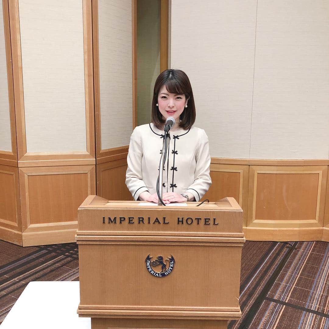 倉窪莉沙さんのインスタグラム写真 - (倉窪莉沙Instagram)「* 今日は東京でお仕事🎤 お祝いの場での司会だったので、きれいな桜を見てより晴れやかな気持ちで現場入り🌸🌸🌸 . #アナウンサー #ママ時々アナウンサー #司会 #帝国ホテル #帝国ホテル東京 #桜 #さくら #サクラ #sakura #お花見 #日比谷公園」4月3日 21時17分 - risa_kurakubo