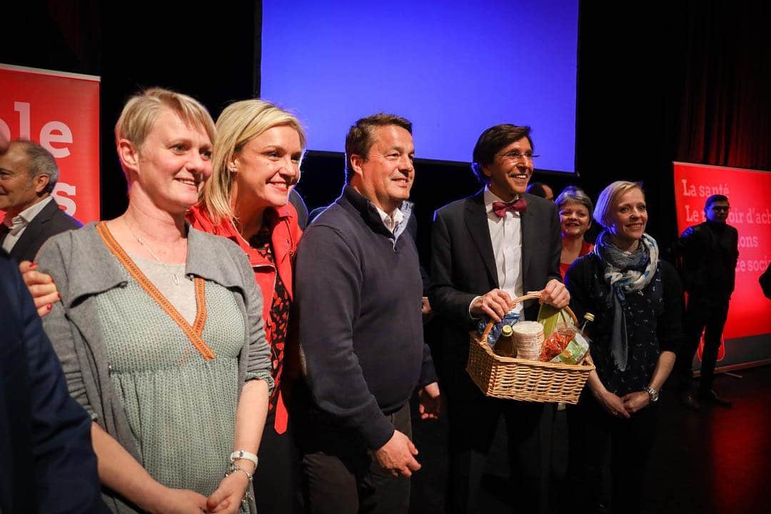 エリオ・ディルポさんのインスタグラム写真 - (エリオ・ディルポInstagram)「Mille mercis à toutes les personnes présentes hier soir à Soignies pour la conférence-débat "La parole est à vous". À commencer par Fabienne Winckel (Bourgmestre) et Patrick Prévot (Député wallon), qui m’ont fait l’amitié de m’accueillir.  Prochain rendez-vous ➡️ Lundi 8 avril à Châtelet 👈🏻 #conference #debat #laparoleestavous #soignies #ps #socialiste #partisocialiste #instagood」4月3日 21時19分 - eliodirupo
