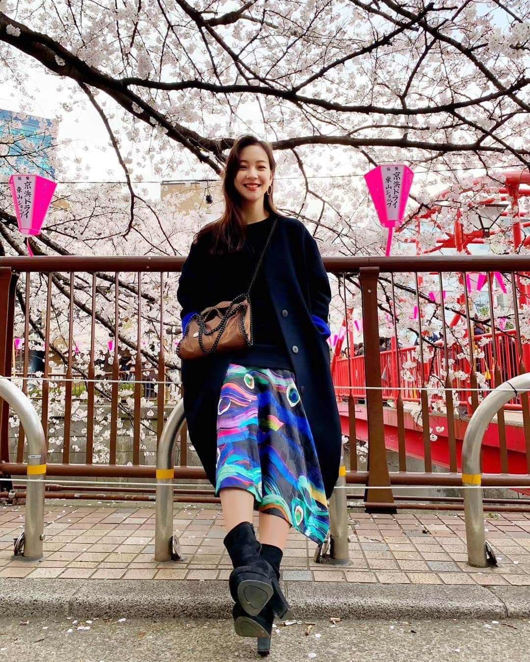 岡田ゆり子さんのインスタグラム写真 - (岡田ゆり子Instagram)「△▽△▽△▽ . . .  桜の写真が とうぶん続きまーす。(笑) .  コーデ、タグ付けしといたよ☺️ #sakura #ゆりこーで」4月3日 21時37分 - yyy__0520