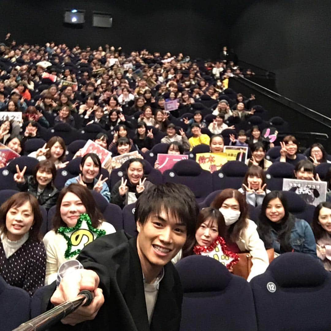 PRINCE OF LEGENDさんのインスタグラム写真 - (PRINCE OF LEGENDInstagram)「.﻿ ＼公開御礼舞台挨拶 in 福岡👑／ ﻿ ﻿ 京極アニキが福岡に降臨‼️ ﻿ 新元号発表後初の舞台挨拶✨✨ ﻿ 博多の #プリレジェ  ファンの大歓声に迎えられてアニキもテンションMAX🤩﻿ ファンの皆さんからの質問コーナーも大盛り上がりでした😆🎉 ﻿ ﻿ #鈴木伸之 ﻿ #Tジョイ博多﻿ #令和﻿ #好きな言葉は福岡県民」4月3日 21時31分 - prince.of.legend