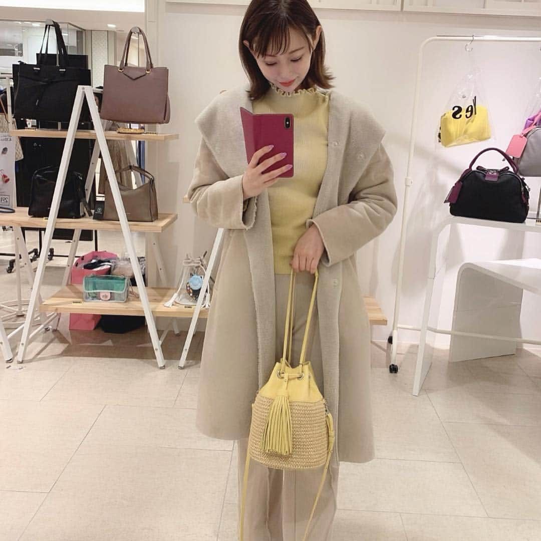 karen okajimaさんのインスタグラム写真 - (karen okajimaInstagram)「ㅤㅤㅤ ㅤㅤㅤ バッグブランド29anniが 阪急うめだの3階でPOPUPSHOPを 今日から開催しているので行ってきました💓 ㅤㅤㅤ  かれん好みのかわいいバッグばかりで テンションあがったー😍💓💓 フォロワーの皆様は知っているかと思いますが かれんはイエローが大大大好きで 29anniでかわいいイエローのバッグ 見つけたので即GET😆💛💛笑 4枚目のbagね👜😘😘 ㅤㅤㅤ  4/14までなのでみんなもぜひ行ってみてね〜💓 ㅤㅤㅤ  #29_anni #ageless_unchain #阪急うめだ本店 #阪急 #岡島かれん #春バッグ #春bag」4月3日 21時41分 - karenokajima0318