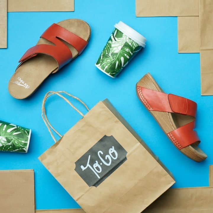 ダンスコのインスタグラム：「Comfort to go. Shop Lacee now at the link in the bio. . . . #dansko #danskos #danskostyle #justyourfavorites #instashoes #clogs #shoes #instalove #newshoes #shoelover #comfort #shoelove #instagood #newstyle #instalove #shop #onlineshop #onlineshopping #fashion #newarrivals」