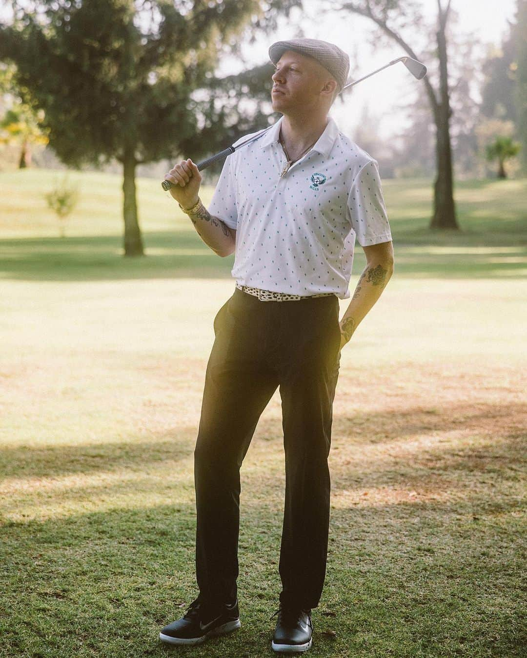 マックルモアーさんのインスタグラム写真 - (マックルモアーInstagram)「Staring into the fairway but knowing damn well ima be punching it out of some trees.  Santiago Chile.  Photo: @jmdmcreative」4月4日 7時16分 - macklemore