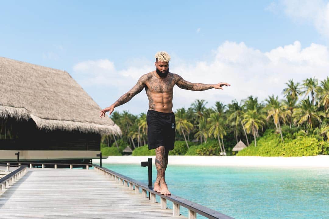 のインスタグラム：「“The game was off balance, I’m back on my shxt”.... had to recenter myself.」