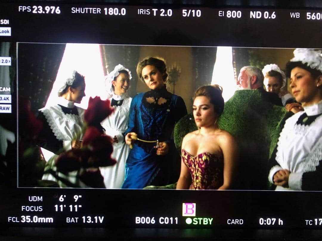 アリシア・シルヴァーストーンさんのインスタグラム写真 - (アリシア・シルヴァーストーンInstagram)「Excited to share the trailer of this short with you. What a fun 3 days working with @florencepugh, @mauro_fiore_ and @zachbraff. Click the link in my bio to see the whole film ✨」4月4日 7時31分 - aliciasilverstone