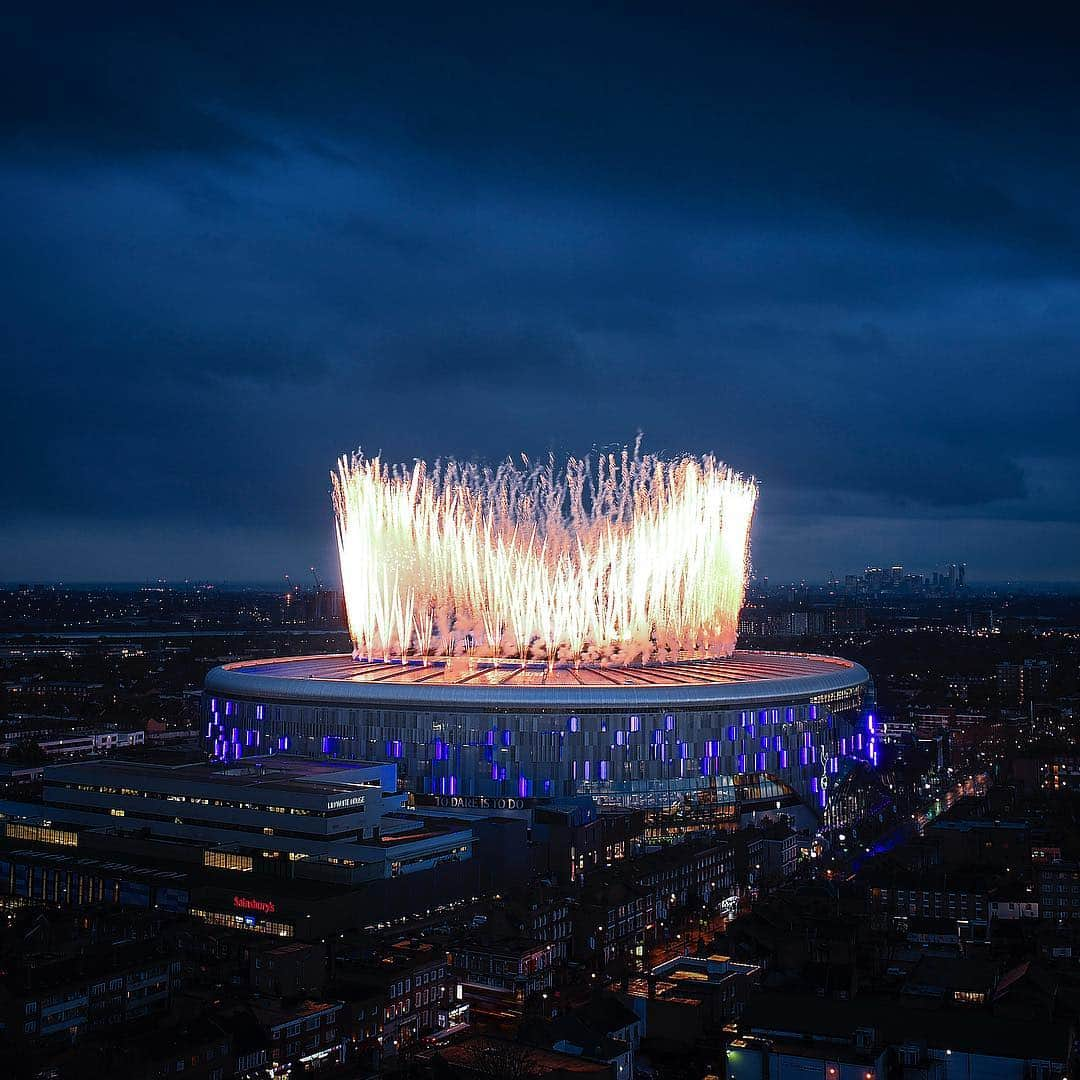 トッテナム・ホットスパーFCさんのインスタグラム写真 - (トッテナム・ホットスパーFCInstagram)「Up and running. 🏙🎆 #SpursAreHome #COYS」4月4日 7時31分 - spursofficial