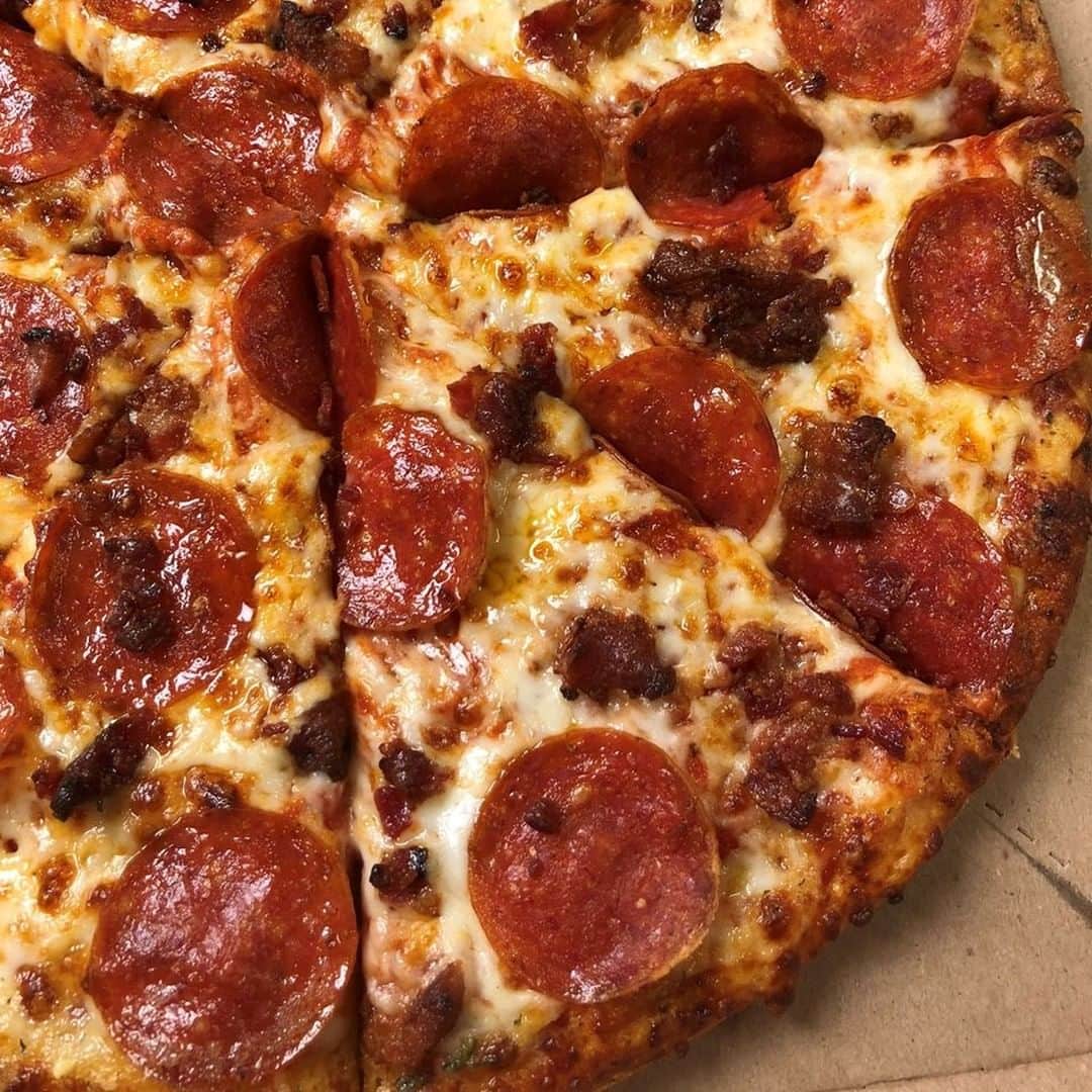 Domino's Pizzaさんのインスタグラム写真 - (Domino's PizzaInstagram)「Never not thinking about pizza. DOUBLE TAP if this is you. 😜 • • • •  #dominos #pizzagram #pizzatime #pepperonipizza」4月4日 8時00分 - dominos
