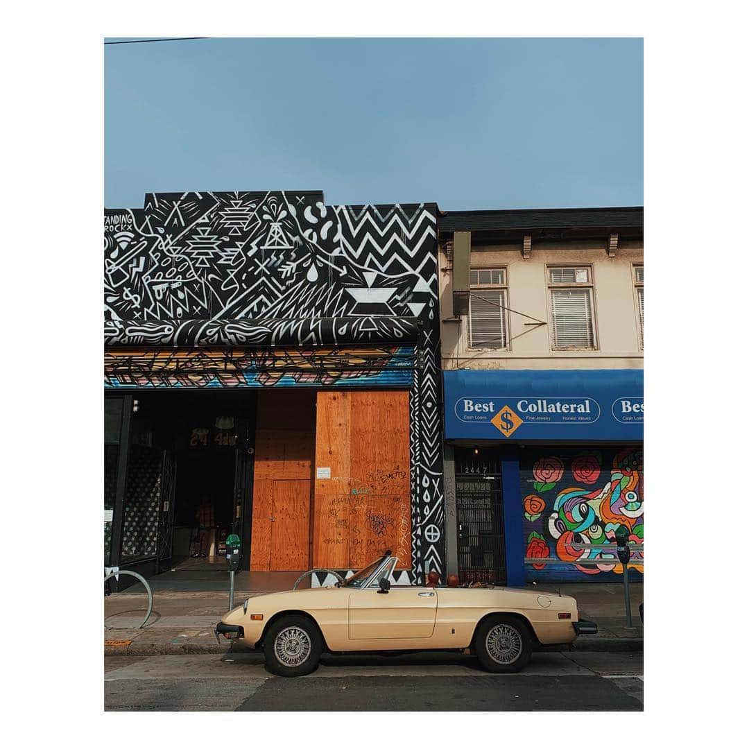 Melissa Santiagoのインスタグラム：「Colors & patterns a plenty #AutosOfTheMission #AlphaRomeo」