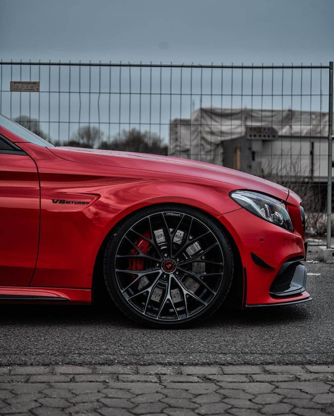 CARLiFESTYLEさんのインスタグラム写真 - (CARLiFESTYLEInstagram)「Red Mercedes C63S | 👍🏼or👎🏼? Owner @mryido #carlifestyle @mryido」4月4日 8時21分 - carlifestyle