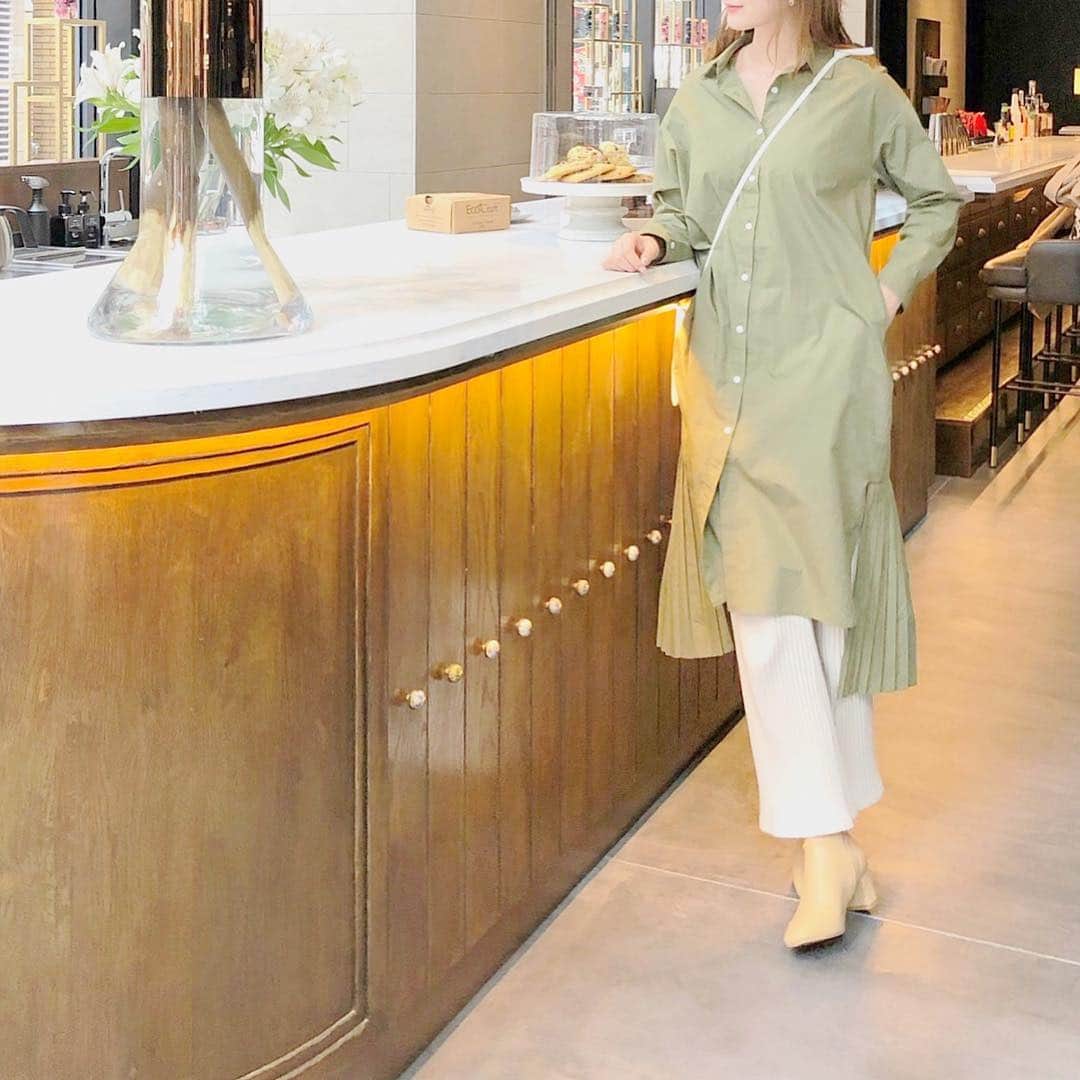 のインスタグラム：「.﻿ onepiece / leggings … @cotorica.official ﻿﻿ ﻿ boots … @todayful_official  珍しくシャツワンピ着た 💞」