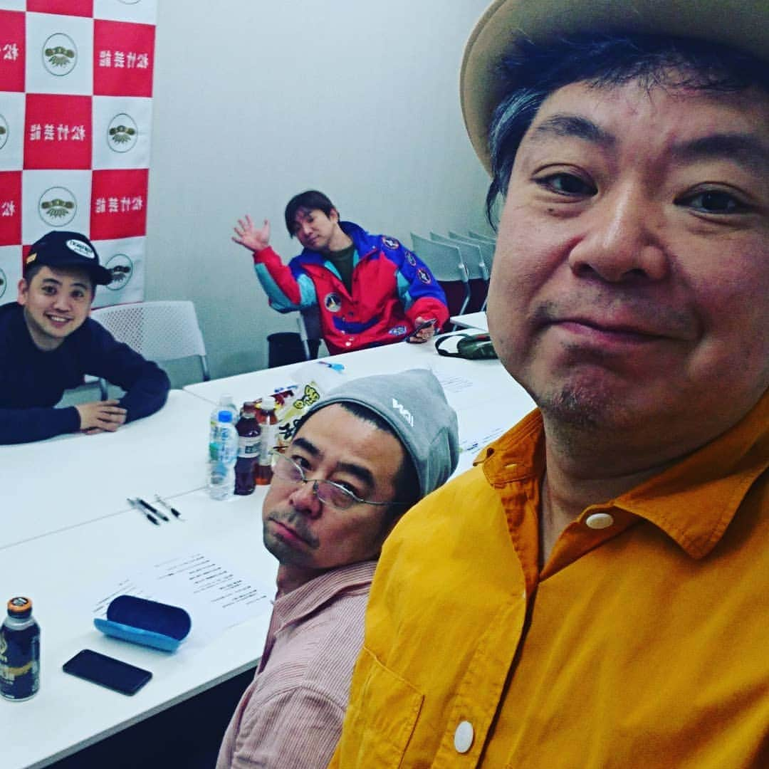 鈴木おさむさんのインスタグラム写真 - (鈴木おさむInstagram)「夜23時から、会議をする47歳のおじさん二人と46歳のおじさん、38歳のヤング」4月3日 23時46分 - osamuchan_suzuki