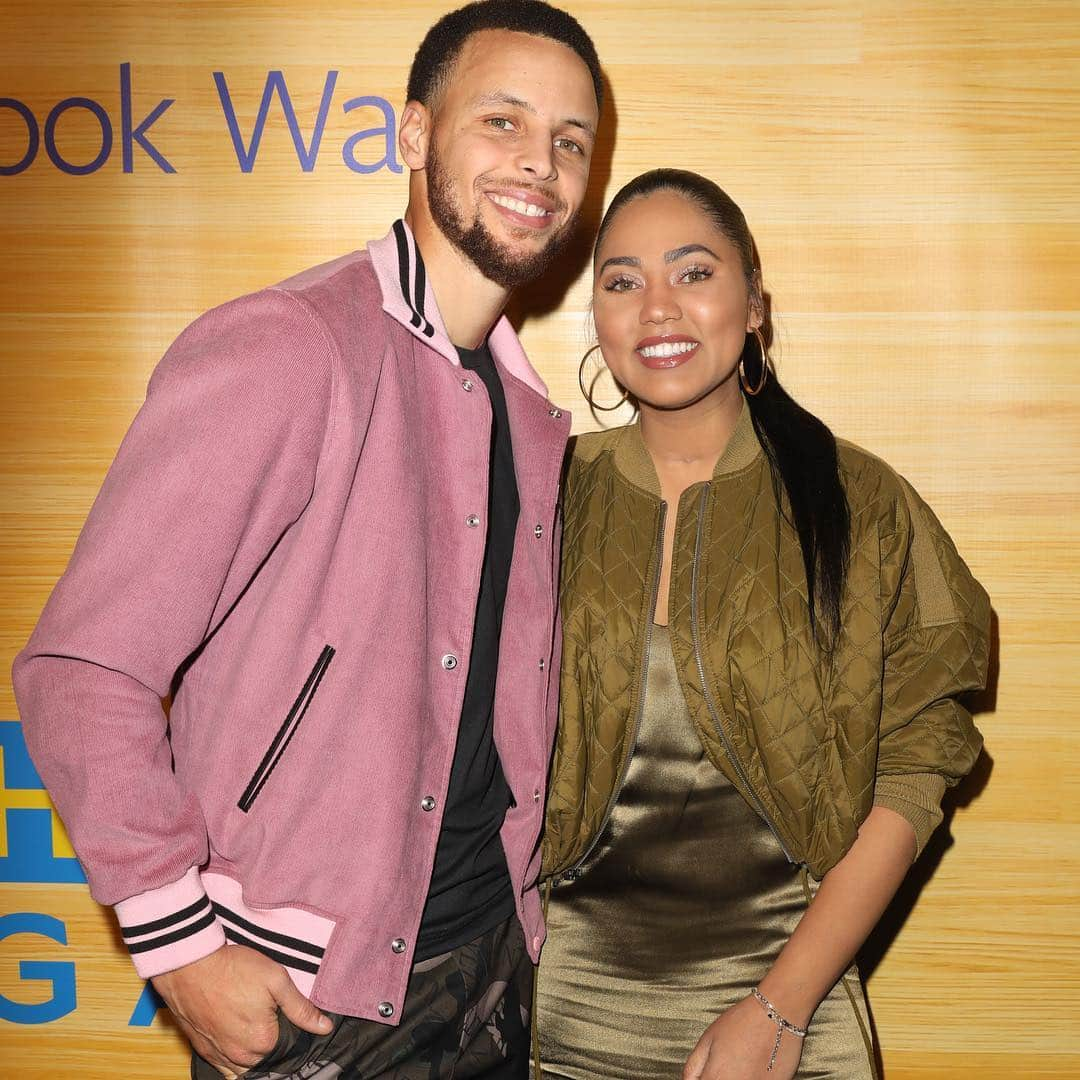 エイヨシャ・カレーさんのインスタグラム写真 - (エイヨシャ・カレーInstagram)「I am just so proud of you @stephencurry30 ! Your desire to keep moving the needle and tireless work ethic is inspiring(and sexy). I can’t wait for you all to see “Stephen vs The Game”. It’ll give you a tiny glimpse into his day to day off of the court. Can’t wait for you all to see just why he’s my favorite human in the whole world. You’re truly something special my love.」4月3日 23時46分 - ayeshacurry