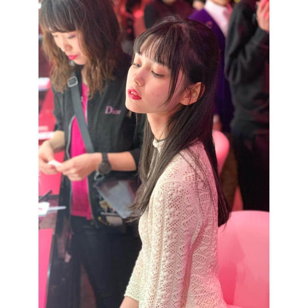 愛花さんのインスタグラム写真 - (愛花Instagram)「Diorの新作使ってみたよっ💓 発色すっごくよくて唇も潤う〜👄 #Dior #bediorbepink」4月3日 23時47分 - hi_erica_official