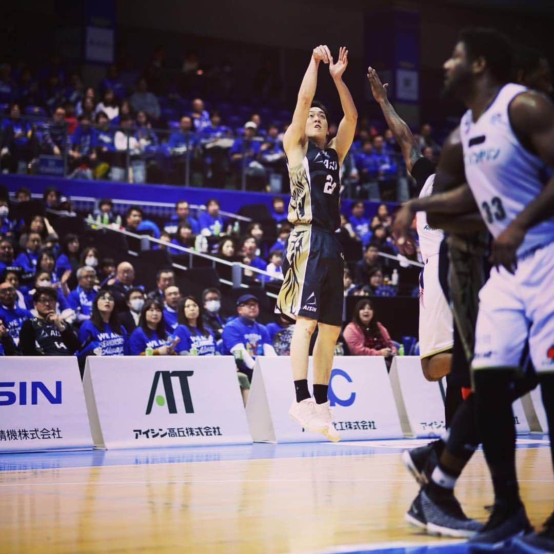 シーホース三河さんのインスタグラム写真 - (シーホース三河Instagram)「4/3(水) 横浜戦 #PHOTO 三河 94 - 92 横浜 #シーホース三河 ‪#横浜ビー・コルセアーズ #ビーコル‬ ‪#Bリーグ‬」4月4日 0時07分 - go_seahorses